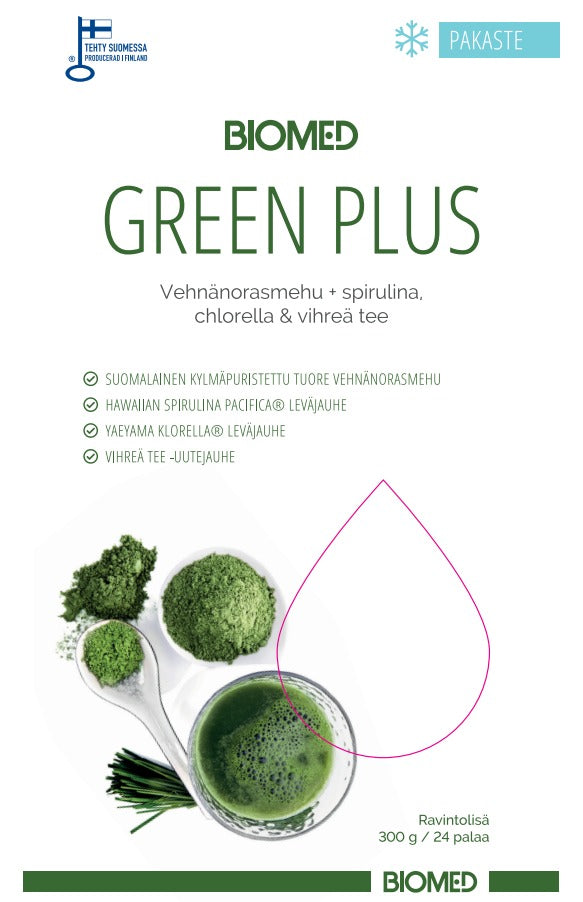 Biomed Green Plus jääpalat -pakkaus, sisältää vehnänorasta, spirulinaa, klorellaa ja vihreää teetä; esitelty sekä jauhe- että juomamuodossa, pakkauksessa Biomed-logo ja kuvakkeita, jotka korostavat suomalaisuutta, luomua ja vihreitä raaka-aineita; laatikko suorakulmainen mattapinnalla valkoisin ja vihrein sävyin; etiketissä tekstausvapaata fonttia, jossa ainesosien nimet; ei ihmisiä tai käsiä näkyvissä; neutraali tausta, tuotteet aseteltuna ylhäältä kuvattuna.