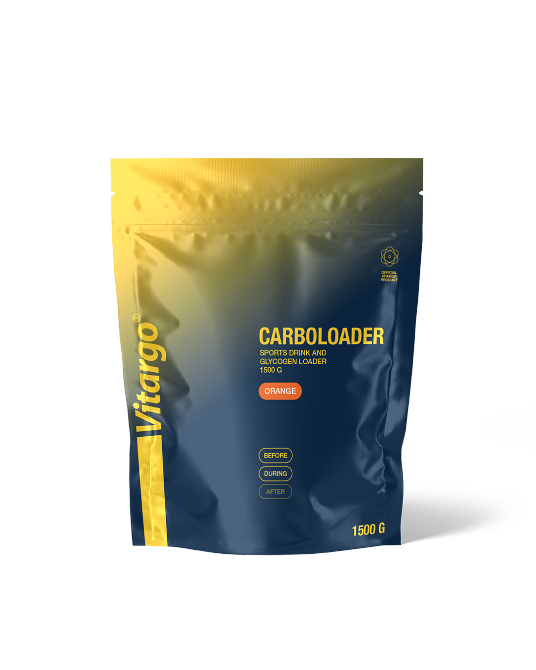 Sininen ja keltainen uudelleensuljettava Vitargo Carboloader Orange -pussi, 1500 g:n urheilujuomajauhe, jossa on nopeasti imeytyviä hiilihydraatteja käytettäväksi ennen liikuntaa, sen aikana tai jälkeen; kuvattu valkoisella taustalla. Pussi on suorakulmainen, kiiltäväpintainen, ja siinä on lihavoitua pääteviivatonta typografiaa valkoisena ja oranssina. Kuvassa ei näy ihmisiä eikä toimintaa.