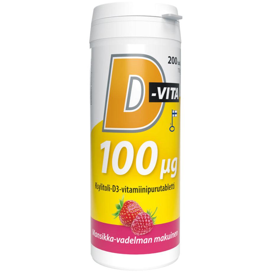 D-Vita 100 µg Mansikka-Vadelma; valkoinen ja keltainen sylinterinmuotoinen astia, merkitty D-Vita 100 µg, kuvina vadelmia ja mansikoita, suomenkielistä tekstiä; pakkauksessa vitamiinilisäkuvitusta ja läppäkansi; pinta vaikuttaa mattapintaiselta, etiketin typografia selkeää groteskia; tuote on esillä yksinään yksivärista taustaa vasten studiokuvassa.