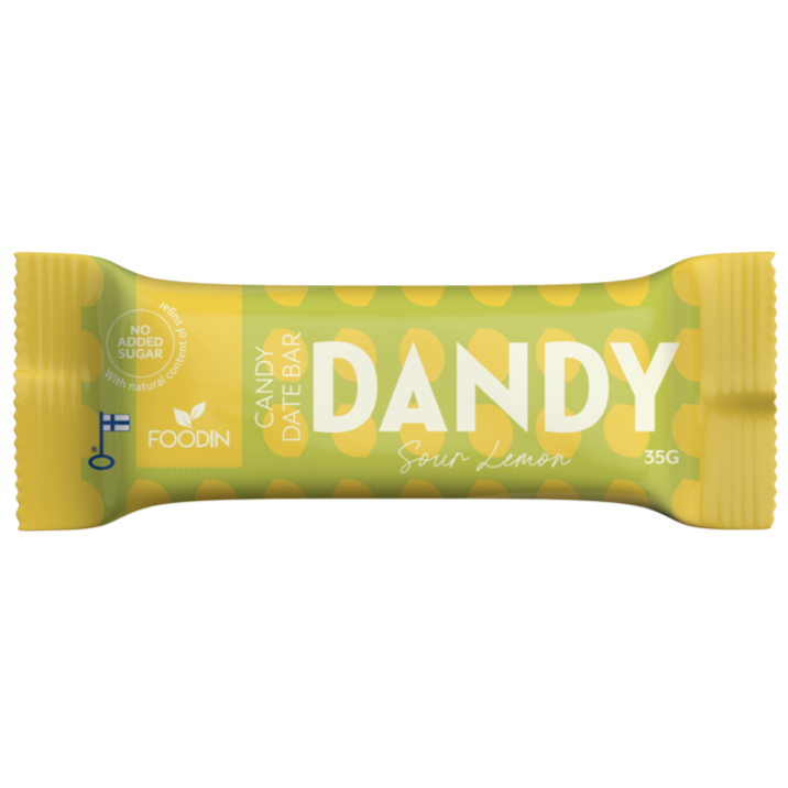 Foodin Dandy Candy Date Bar Sour Lemon; keltainen ja vihreä patukan kääre, jossa lukee Dandy, maku Sour Lemon, ja teksti No Added Sugar, valmistaja Foodin, 35 g; pakkaus on kiiltävää muovia lihavalla kirjasimella, pääosin groteskityyppinen; kääre on suorakulmainen ja saumat suljetut, kaikki teksti etupuolella; kuvassa ei näy muita esineitä tai ihmisiä, kuva on eristetty yksiväriselle taustalle.