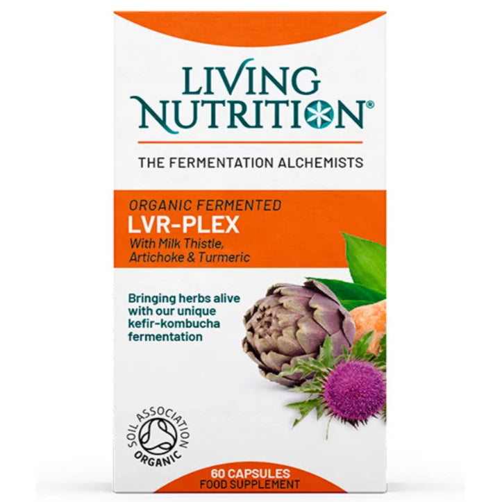 Living Nutrition LVR-Plex; laatikko Living Nutrition LVR-PLEX -luomufermentoituja kapseleita, kuvituksena artisokka ja maarianohdake, etiketissä korostetaan yrttien ja fermentaation hyötyjä; suorakulmainen pahvilaatikko valkoisella mattapinnalla; etiketissä tuotenimi suurin isoin kirjaimin, kasvikuvituksia ja selkeitä kuvakkeita; ei ihmisiä tai käsiä näkyvissä; tausta yksivärinen, kuva suoraan edestä.