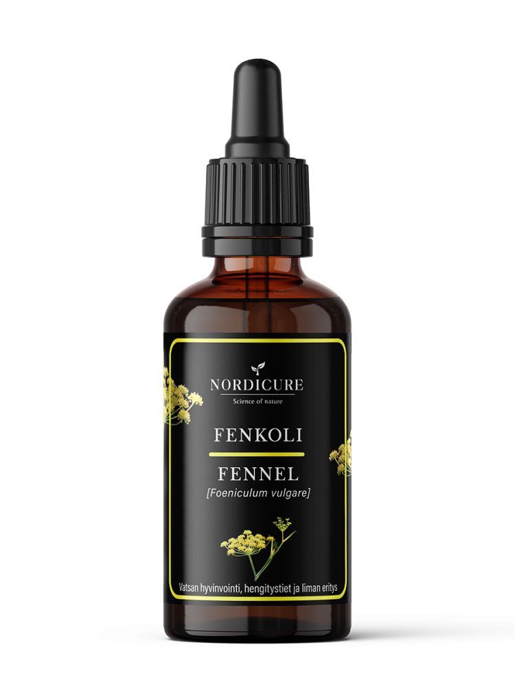 NordiCure Fennel 1:3; ruskea lasinen tiputinpullo tekstillä "Fenkoli Fennel by Nordicure", keltaisia fenkolikuvituksia ja kaksikielistä suomen- ja englanninkielistä tekstiä valkoisella taustalla; lieriön muotoinen pullo mustalla uritetulla tiputinkorkilla, lasin pinta puolikiiltävä ja etiketti mattavalkoinen; selkeästi luettava sans-serif-fontti etiketissä; ei ihmisiä tai käsiä; kuva keskitetty neutraalia taustaa vasten.