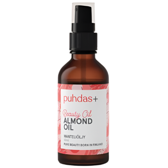 Puhdas+ Beauty Oil Manteliöljy -pullo, 50 ml; ruskea, sylinterimäinen ja kiiltäväpintainen lasipullo mustalla pumpulla, etiketissä vaaleanpunaisia ja valkoisia korostuksia; siistiä tummaa tekstausvapaata tekstiä vaalealla pohjalla; teksti mainitsee puhtaan mantelin öljyn ja suomalaisen alkuperän; kuvattu neutraalia taustaa vasten, ei ihmisiä tai muita esineitä.
