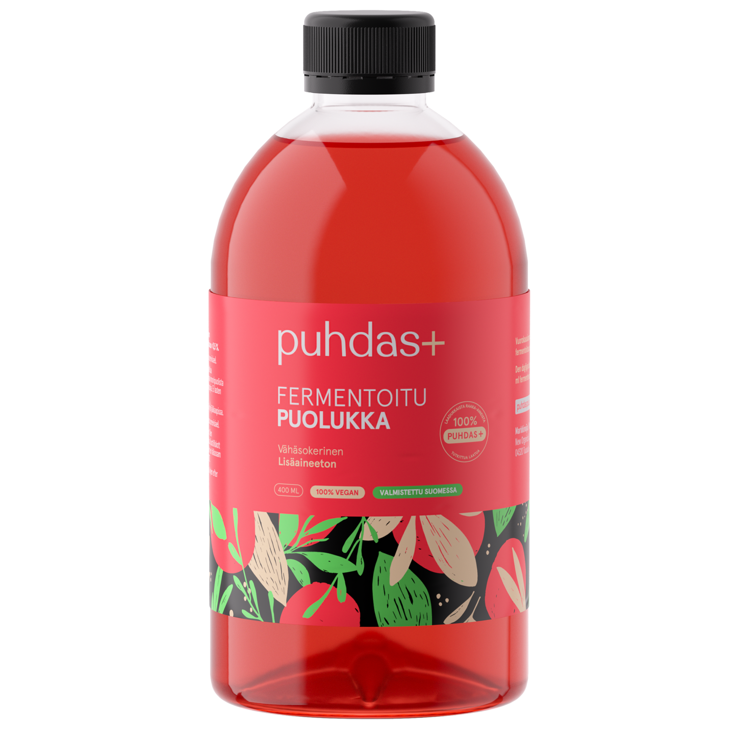 Puhdas+ Fermentoitu Puolukka; kirkas pullo, jossa punaista nestettä ja musta korkki; etiketissä lukee puhdas+ Fermentoitu Puolukka, kuvituksena punaisia ja vihreitä lehtikuvioita; pullo on sylinterinmuotoinen kiiltäväpinnalla; etiketin pääteksti modernilla groteskityypografialla; ei ihmisiä kuvassa, tuote esillä yksiväristä taustaa vasten keskitetyssä kuvassa; vegaaninen juoma korostaa 100-prosenttista puhtautta, matalaa sokeripitoisuutta ja on täysin lisäaineeton.