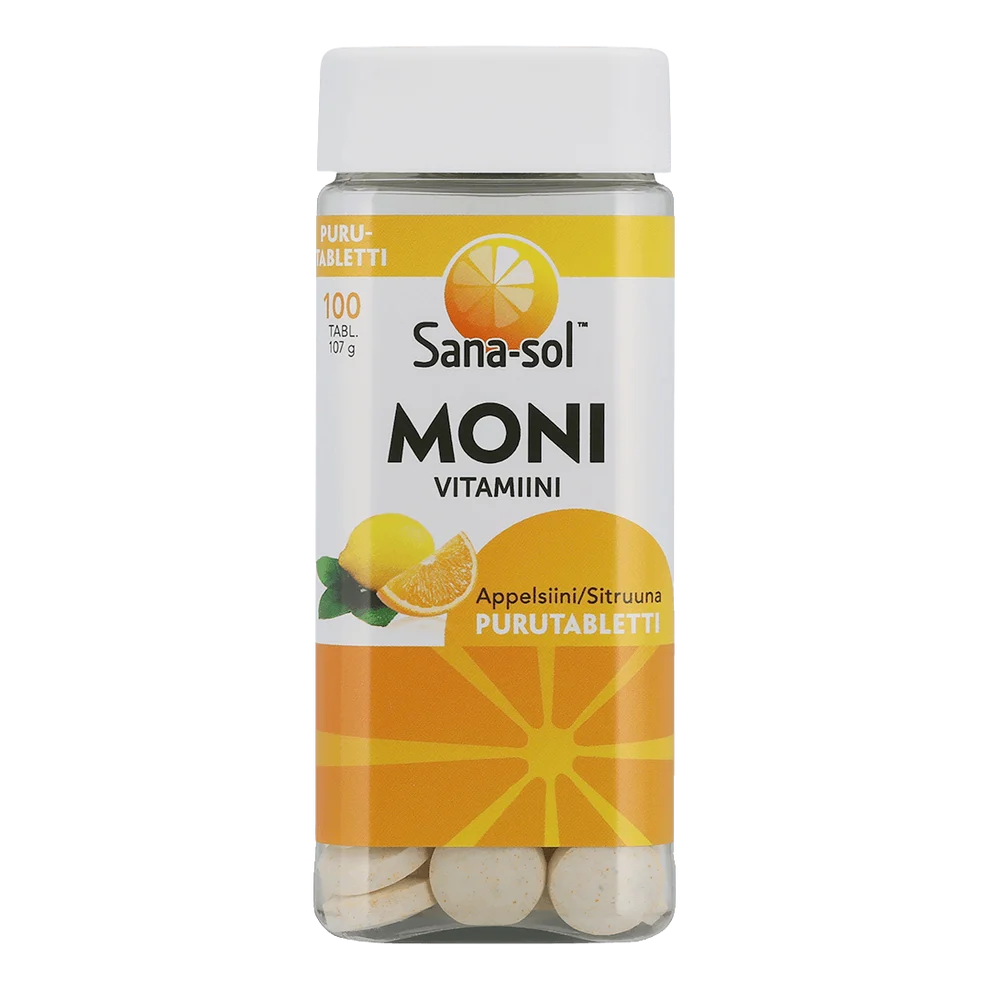 Sana-sol Monivitamiini purutabletti appelsiini; lieriön muotoinen, kirkas muovipurkki valkoisella litteällä korkilla, etiketissä appelsiinin ja sitruunan kuvitus; sisällä näkyy pieniä, pyöreitä purutabletteja; lihavoitu groteskiteksti tuotenimestä hedelmäkuvitusten vierellä; neutraali tausta.