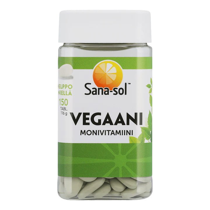 Sana-sol Vegaani Monivitamiini -pullo, vegaaninen monivitamiinilisä vihreällä ja valkoisella etiketillä, 150 tablettia; muovipullo valkoisella kierrekorkilla ja mattapinnalla; etupuolella suorakulmaisia vihreitä kuvioita; mustaa tekstausvapaata tekstiä tuotenimestä, tablettimäärästä ja tekstistä "Vegaani Monivitamiini"; tausta yksivärinen studio; ei ihmisiä tai käsiä näkyvissä.