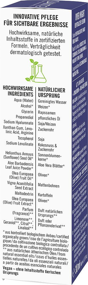 Sante Elvyttävä Yöseerumi; suorakaiteen muotoinen tuoterasia, pääosin valkoinen mattapinta ja violetit tehosteet; groteskityyppografiaa mustana ja violettina; pakkauksessa ainesosaluettelo saksaksi ja englanniksi; osioissa selitetään aktiiviset ainesosat ja luonnolliset lähteet, kuten vesi, glyseriini, hyaluronihappo, rypsiöljy ja oliiviöljy; rasia korostaa hyaluronihapon kosteuttavia hyötyjä; ei ihmisiä tai käsiä, tuote tasaisella taustalla, hyvin valaistu suora kuva.