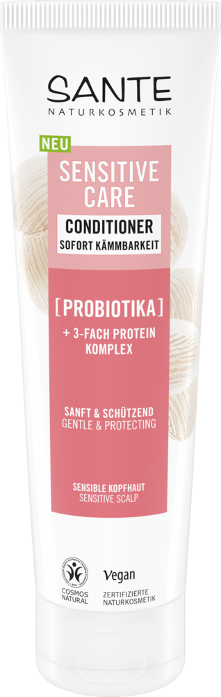 Sante Sensitive Care Hoitoaine; tuubi probioottihoitoainetta, merkitty hellävaraiseksi, suojaavaksi, ravitsevaksi, vegaaniseksi ja sopivaksi herkälle hiuspohjalle; pakkaus on pääosin valkoinen vaaleanpunaisin tekstein ja korostein; tuubin muoto on korkea litteällä pohjakannalla; pinta mattapintainen; kirjasinkoko vaihtelee etikettitiedoissa; tausta valkoinen, ei muita esineitä tai ihmisiä näkyvissä.
