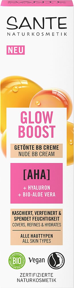 Sante Glow Boost Nude BB-voide; Sante Naturkosmetik Glow Boost BB-voidelaatikon etuosa, korostaa AHA-happoa, hyaluronia ja luomu-aaloe veraa, ilmoittaa vegaaniseksi, sertifioiduksi luonnonkosmetiikaksi ja sopivaksi kaikille ihotyypeille; laatikko on suorakulmainen mattapinnalla, värilohkoja vaaleanpunaisena, valkoisena ja keltaisena; yksinkertainen groteskitypografia; tuote kuvattu pystyssä yksivärisellä taustalla, ei ihmisiä näkyvissä.