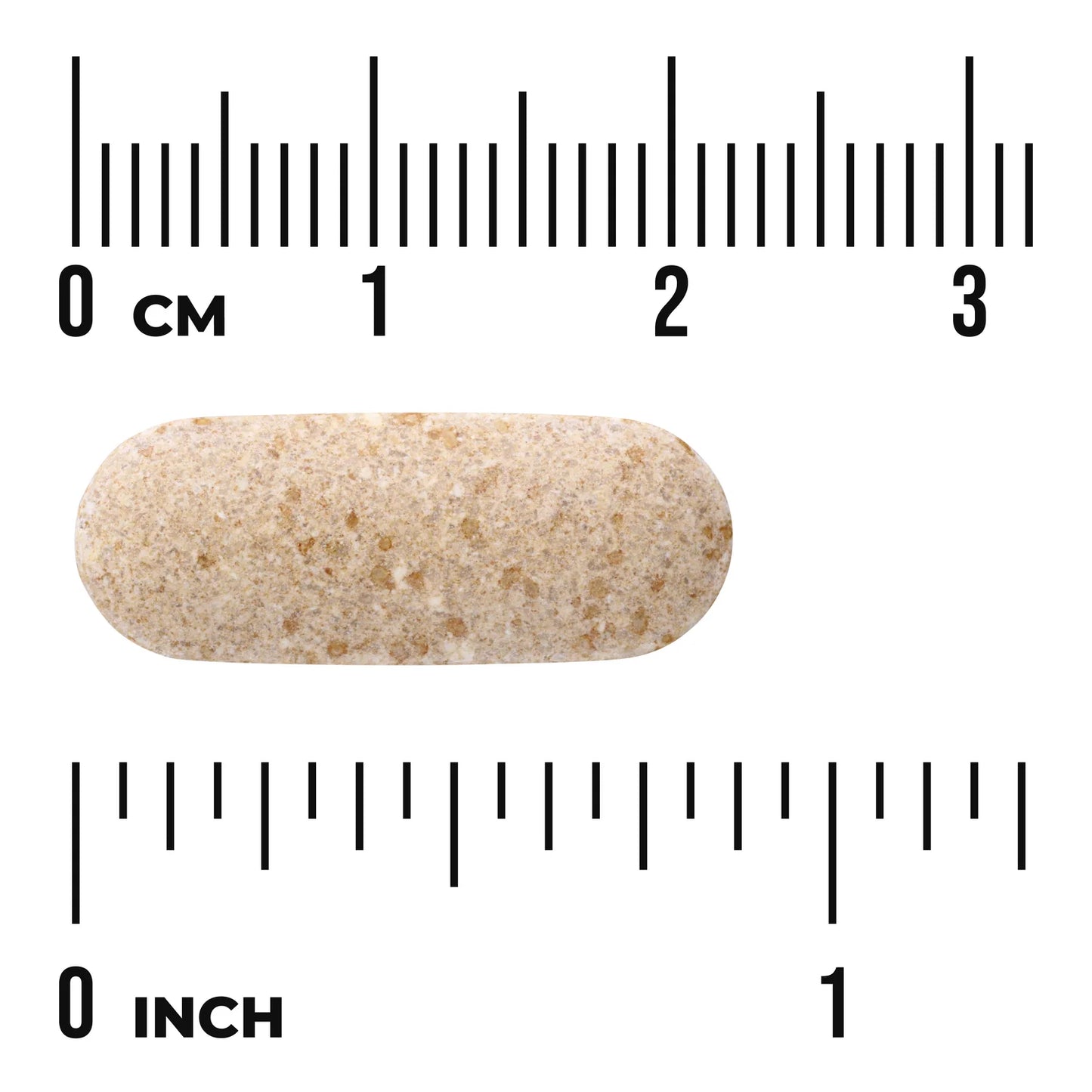 Swanson Hair, Skin & Nails; beige soikea tabletti sileällä mattapinnalla ilman pakkausta; tabletti aseteltu metrisen ja imperiaalisen viivaimen väliin, molemmat näkyvissä kuvan alareunassa mittavertailua varten; ei etikettitekstiä tai brändäystä tabletissa; tabletti mittaa noin 2,2 senttimetriä eli 0,9 tuumaa; tausta tasainen ja neutraali, ei ihmisiä tai käsiä.