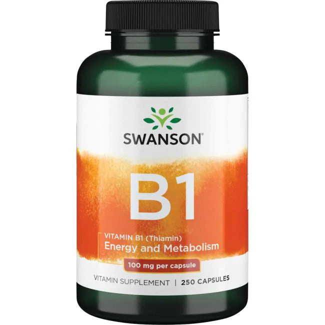 Swanson Vitamin B1 100 mg; pullo Swanson B1-vitamiinilisää (tiamiini), merkitty ”Energy and Metabolism”, tukee tervettä energiantuotantoa ja aineenvaihduntaa; sisältää 250 kapselia, 100 mg kapselia kohden; pullo vihreää muovia mattapinnalla, lieriömäinen muoto; oranssi-valkoisessa etiketissä lihavoitua groteskitekstiä; ei ihmisiä tai käsiä; tausta neutraali, tuote pystyasennossa kuvan keskellä.