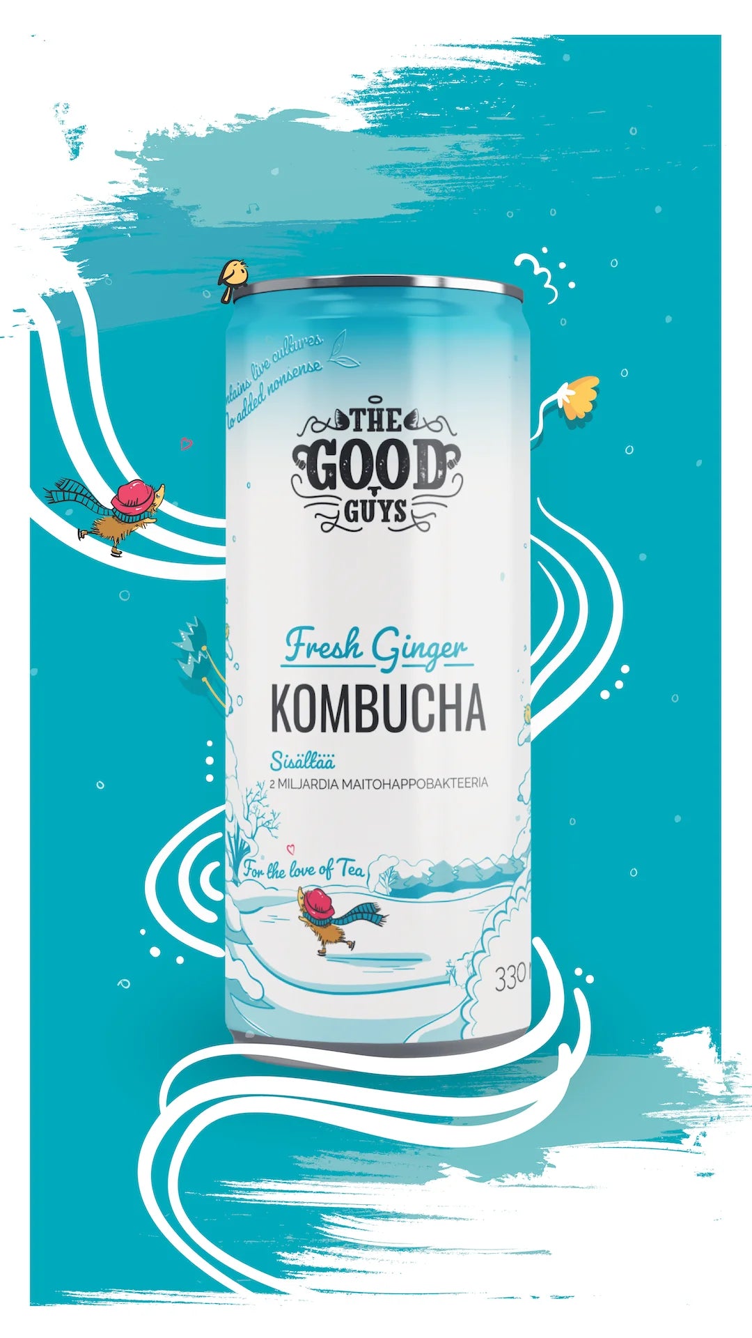 The Good Guys Luomu Kombucha Fresh Ginger; tölkki sinisellä taustalla valkoisin kiehkuroin, kuvitettu lintu ja mehiläinen; alumiinitölkki mattapinnalla ja sylinterin muotoinen; koristeellinen typografia valkoisin ja keltaisin sävyin näyttää tuotenimen; ei ihmisiä eikä käsiä näkyvissä.