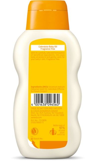 Weleda Baby Oil (kehäkukka) -pullon takaetiketti, valkoinen pullo keltaisella korkilla ja keltaisella mattapintaisella etiketillä; musta painettu teksti tuotetiedoista ja viivakoodi