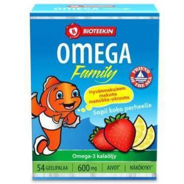 Bioteekin Omega Family -kalaöljyvalmisteen pakkaus, mattapintainen suorakaiteen muotoinen rasia hymyilevällä kalahahmolla, mansikoilla ja sitruunaviipaleilla