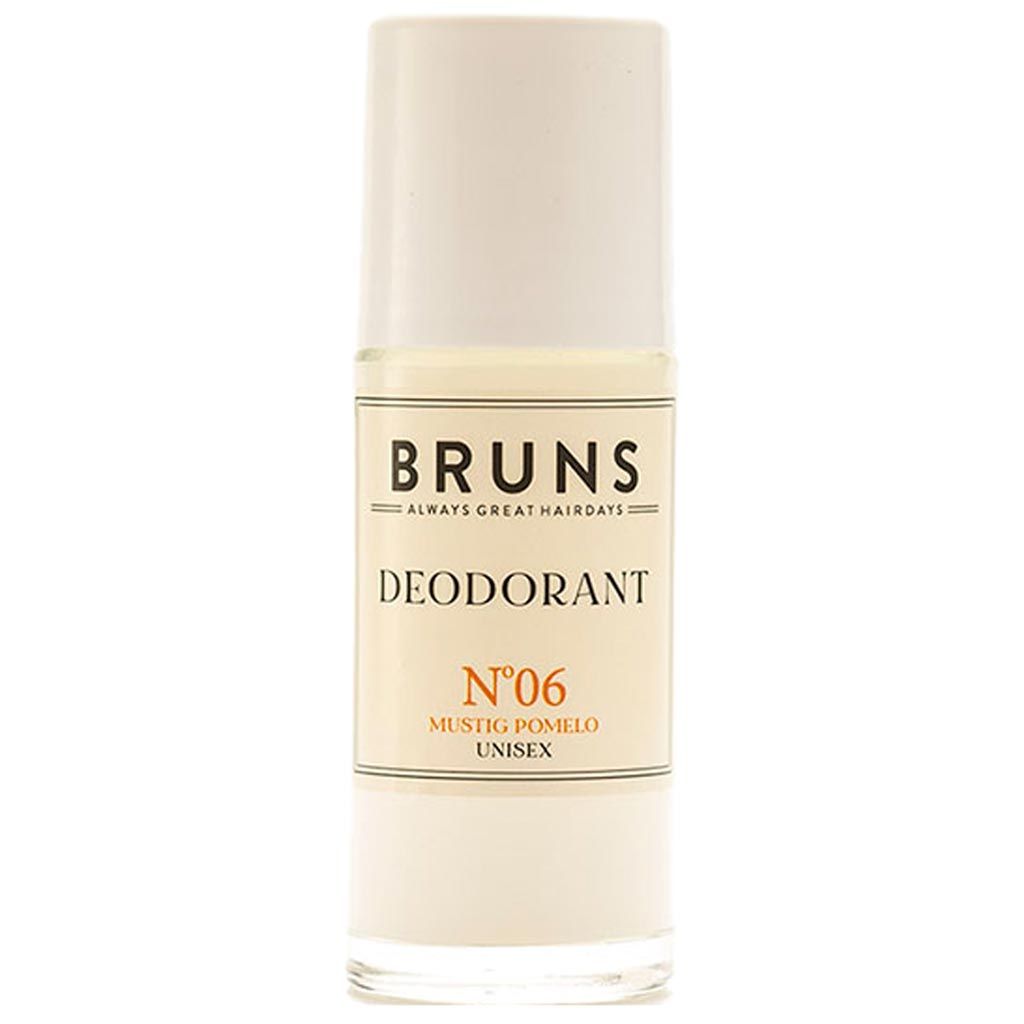 BRUNS Products Nº06 Rich Pomelo Deodorantti; kirkas pullo valkoisella korkilla ja minimalistisella etiketillä, tuoksuna Mystic Pomelo, merkitty unisex-tuotteeksi; pullo sylinterinmuotoista muovia puolikiiltävällä pinnalla; etiketin teksti mustalla groteskikirjasimella; valkoinen tausta, ei ihmisiä tai rekvisiittaa, studiotuotekuva.