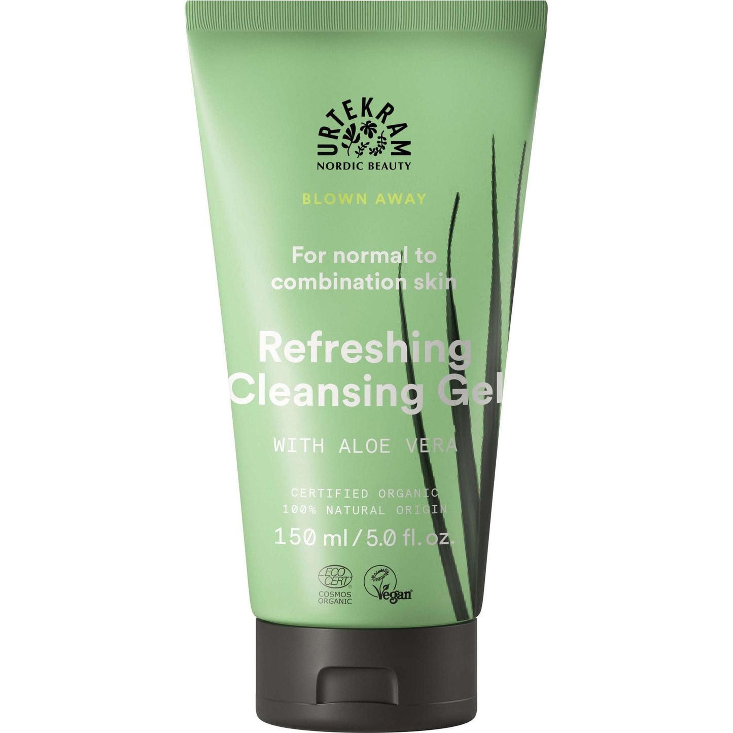Urtekram Blown Away Wild Lemongrass Puhdistusgeeli; vihreä tuubi tekstillä "Urtekram Nordic Beauty Refreshing Cleansing Gel with Aloe Vera", merkitty normaalille ja yhdistelmäiholle, 150 ml, sertifioitu luomu ja vegaani; tuubi muovia mattapinnalla, valkoinen groteskiteksti painettu suoraan pintaan; tuote pystyssä yhtenäistä valkoista taustaa vasten; ei ihmisiä tai käsiä kuvassa.