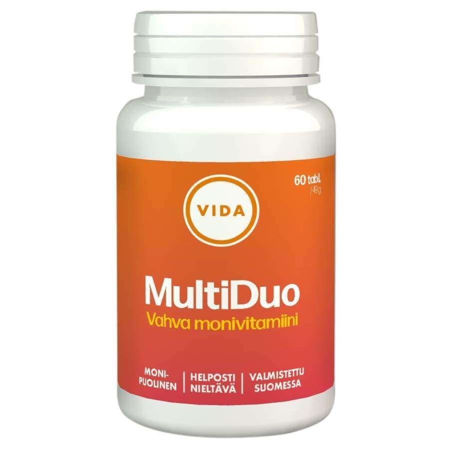 Vida MultiDuo Monivitamiini; valkoinen muovipullo lieriömäisenä ja mattapintaisena; etiketissä oranssi liukuvärikuvio ja lihavoitua, groteskia typografiaa tuotenimelle; luettavissa "VIDA MultiDuo Vahva monivitamiini" ja "60 tabl." suomeksi, korostaen monivitamiinitietoja; pullo kuvattu vaaleaa taustaa vasten, ei ihmisiä tai esineitä näkyvissä.