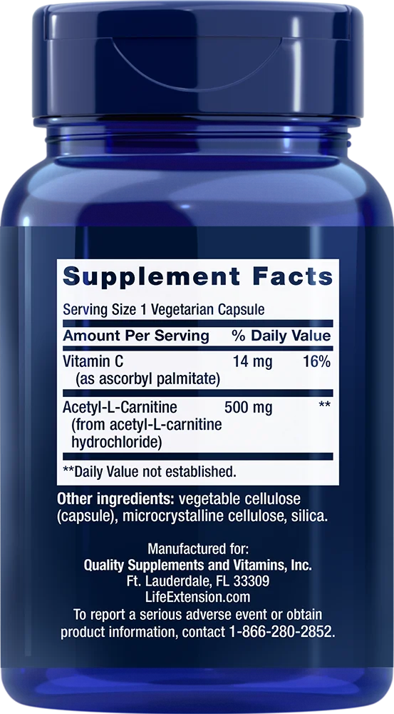 Life Extension Acetyl-L-Carnitine; sininen muovipullo kiiltäväpinnalla sisältää kapseleita; pullossa ravintosisältöetiketti selkeällä groteskitekstillä, luettelee 14 mg C-vitamiinia (16 % RDA) ja 500 mg asetyyli-L-karnitiinia, muut ainesosat ja valmistajan yhteystiedot; pakkaus sylinterinmuotoinen ruuvikorkilla; neutraali tai valkoinen tausta, ei ihmisiä kuvassa.