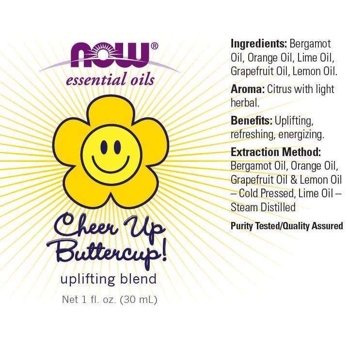 NOW Essential Oils Cheer Up Buttercup! -eteerisen öljyn seos; etiketissä hymyilevä keltainen kukka, ainesosaluettelo, hyötytiedot, uuttomenetelmä ja tuotetietoja vaaleaa pohjaa vasten; pullo lieriömäinen, kirkasta materiaalia, valkoinen korkki; etiketti groteskifontilla mustana ja oranssina, tuotenimi "NOW" korostetusti yläosassa; ei ihmisiä; tasaisesti valaistu, suoraan edestä kuvattu.