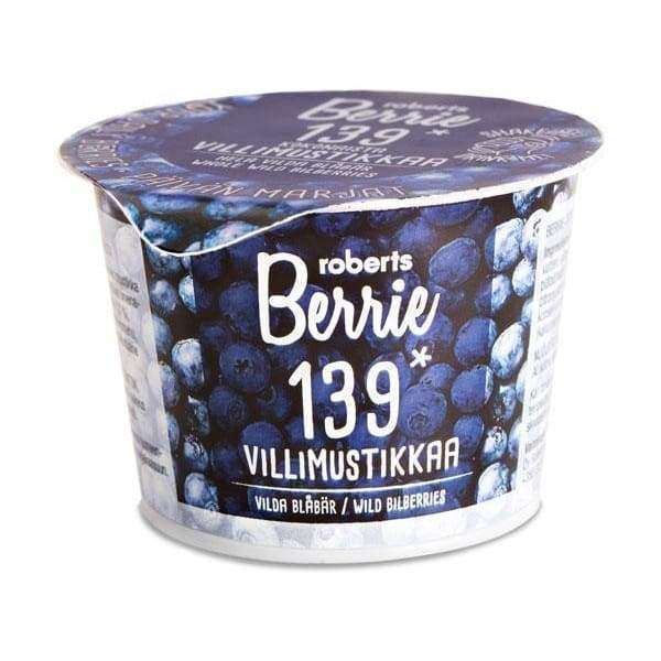 Roberts Berrie 139* Villimustikka -kuppi; sininen kansi ja eloisia mustikkakuvia pakkauksessa; astia sylinterimäinen ja kiiltäväpintaista muovia, tummilla osioilla lihavoitua valkoista tekstausvapaata tekstiä, teksti "139*" näkyvästi esillä; pinnalla vesipisaroita; ei ihmisiä tai käsiä näkyvissä; tausta yksivärinen valkoinen studio.