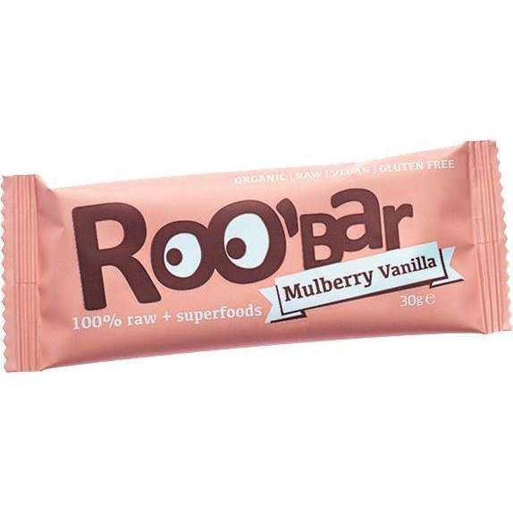 Roobar Mulberry Vanilla -raakapatukka, luomu, 30 g; vaaleanpunainen kääre, jossa maininta 100% raakoja superfoodeja sekä vegaanisesta ja gluteenittomasta koostumuksesta; mattapintainen, suorakulmainen kääre, vaakasuora muoto, saumatut päät; pääteksti lihavoidulla groteskifontilla valkoisena ja ruskeana; ei ihmisiä tai rekvisiittaa; vaalea tausta tasaisella valaistuksella, suoraan edestä kuvattu tuotekuva.