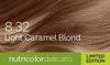 Biokap Nutricolor Delicato Kestoväri; lähikuva vaaleankaramellinvaalean tukasta tekstillä 8.32 Light Caramel Blond; pakkauksessa vihreä mattanauha alaosassa sanoin nutricolordelicato ja LIMITED EDITION valkoisin suuraakkosin; tuotetyyppi ei näkyvissä, vain sävynäyte ja etikettiteksti ilman ihmisiä tai käsiä; tausta tasainen, tiukasti rajattu näyte ja teksti.