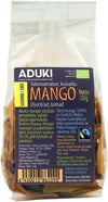 Aduki Luomu Kuivattu Mango; kirkas pussi Aduki-merkkistä kuivattua, sokeroimatonta mangoa viipaleina (150 g); pakkaus muovia mattapinnalla, suorakaiteen muotoinen; etuetiketissä tuotetiedot suomeksi ja ruotsiksi, sertifiointilogot ja viivakoodi alareunassa; groteskifontit etiketissä; ei ihmisiä tai käsiä; tausta valkoinen tasaisessa valaistuksessa, ei lisärekvisiittaa tai esineitä.