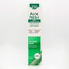 ESI Aloe Fresh Crystal Mint Hammastahna; valkoinen ja vihreä laatikko ESI Aloe Fresh Crystal Mint -hammasgeeliä, 100 ml, kuvituksena aloe vera ja kaksikielistä suomen- ja ruotsinkielistä tekstiä korostaen luonnollisia ainesosia ja kirkkaan mintun makua; suorakulmainen pahvipakkaus mattapinnalla; suuri lihava groteskikirjasin tuotenimessä, pienempää lohkotekstiä muualla; näkyvissä tuotteen tilavuus; pakkauskuva yksivärista taustaa vasten, ei ihmisiä tai rekvisiittaa.