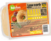 Balviten Gluteeniton Keto Bagel; pakkaus Balviten-gluteenittomia, vähähiilihydraattisia keto-bagel-sämpylöitä seesamilla; kirkkaassa muovipakkauksessa kaksi pyöreää sämpylää; mattaoranssissa etiketissä valokuva bagelista, tomaattiviipaleesta, salaatista ja ravintotiedoista groteskifontilla; etiketissä nettopaino 150 g (2 x 75 g); ei ihmisiä tai käsiä näkyvissä; neutraali tausta, tuote keskitettynä kuvassa.