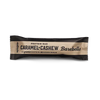 Barebells Caramel-Cashew Proteiinipatukka; Barebells Caramel Cashew -proteiinipatukka beigessä ja mustassa pakkauksessa, mattapinnalla ja suorakulmaisella muodolla; kääreessä lihavaa groteskitekstiä ”20 grams protein” ja ”no added sugar”; ei ihmisiä tai käsiä näkyvissä; tausta neutraali ja vaalea; Barebells Caramel Cashew -proteiinipatukka beigessä ja mustassa pakkauksessa, merkitty 20 grammalla proteiinia ilman lisättyä sokeria, tarjoaa maukkaan ja kätevän tavan tukea aktiivista elämäntapaa.