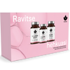 Puhdistamo Beauty Box; vaaleanpunainen mattapintainen laatikko sisältää kolme lieriömäistä muovista ravintolisäpulloa nimillä Kollageeni Beauty, Hyaluronihappo ja Biotiini; etiketeissä selkeää groteskityypografiaa; suuri lihavoitu suomenkielinen teksti Ravitsee hehkuasi kulkee laatikon etuosan poikki; hyvin valaistu kuva neutraalilla taustalla, ei ihmisiä tai käsiä.