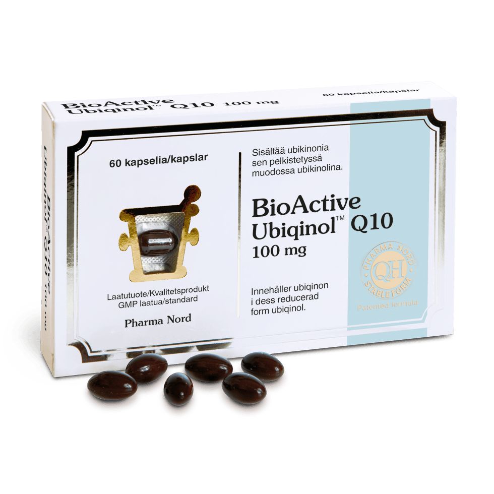 BioActive Ubiqinol Q10 100 mg -pakkaus (Pharma Nord), kuusi ruskeaa kiiltävää kapselia edessä; valkoinen-musta-kultainen rasia, pyöreä kultainen tunnusmerkki, teksti suomeksi ja ruotsiksi
