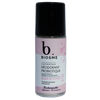 Biosme Roll-On Deodorantti Blanc de Coton; pullo Biosme-probioottideodoranttia mustalla korkilla ja vaaleanpunaisella etiketillä, tekstinä Blanc de Coton, kukkakuvituksin ja kaksikielisellä tekstillä ranskaksi ja englanniksi; astia sylinterin muotoinen mattapinnalla; etiketissä yksinkertaista groteskitypografiaa; tuote ainoa näkyvä esine, tausta vaikuttaa tasaiselta ja neutraalilta; ei ihmisiä tai käsiä kuvassa.