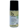 Biosme Roll-On Deodorantti Lemon Tonic; roll-on-pullo Biosme-probioottideodoranttia Lemon Tonic -tuoksuisena, keltainen ja valkoinen etiketti limettikuvituksin ja kaksikielisellä tekstillä ranskaksi ja englanniksi; pullo sylinterin muotoinen valkoisella muovikorkilla ja mattapinnalla; etiketissä yksinkertaista groteskikirjasinta; tuote kuvattu pystyssä valkoista taustaa vasten, ei ihmisiä tai käsiä.