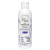 Born to Bio Blueberry Floral Water Cleansing Milk; valkoinen pullo puhdistusmaitoa sinisin kukkakuvioin, merkitty kasvoille ja silmille sopivaksi; 200 ml:n tuote on luomu, kierrätettävä ja ranskalaisin ympäristösertifioinnein; sylinterinmuotoinen muovipullo mattapinnalla; etiketissä modernia groteskitypografiaa; kuvattu valkoisella taustalla ilman ihmisiä tai muita esineitä.