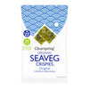 Clearspring Luomu Merileväsnack; valkoinen pakkaus Clearspring Organic Seaveg Crispies, Original Toasted Nori Snack, sinisin aaltokuvioin, kaksi noriarkkia esillä sekä merkinnät gluteenittomuudesta, 24 kalorista ja muovittomasta tarjottimesta; pääteksti lihavalla groteskikirjasimella; tausta valkoinen ja tasaisesti valaistu; ei ihmisiä tai käsiä näkyvissä; ravinteikas merileväsnack on valmistettu luomuraaka-aineista.