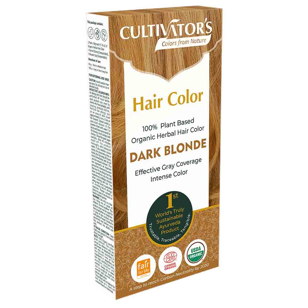 Cultivators Kasvihiusväri Dark Blonde; rasia tekstillä "Cultivators Dark Blonde Hair Color", korostaa 100-prosenttista kasvipohjaisuutta, luomua ja tehokasta harmaan peittoa; pakkauksessa ekosertifiointilogoja alareunassa luonnollisia ainesosia korostaen; suorakulmainen pahvirasia mattapinnalla, pääväriteema ruskea ja vihreä; suurimmaksi osaksi groteskitypografiaa eri kokoina, tuotenimi keskitettynä etuosaan; rasia pystyssä valkoisella taustalla, ei ihmisiä tai lisäesineitä.