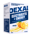 Dexal Electrolyte + Energy; laatikko Dexal Electrolyte + Energy -appelsiininmakuista jauhetta, kuvituksena appelsiiniviipaleita ja roiskuvaa mehua; suorakulmainen pahvilaatikko on kiiltäväpintainen, pääväreinä oranssi ja valkoinen; lihava groteskikirjasin tuotenimessä, pienempi teksti kertoo magnesiumtuesta, elektrolyyttitasapainosta, 20 annospussista ja 120 g:n painosta; ei ihmisiä tai käsiä näkyvissä; yksivärinen tausta; kuva otettu suoraan edestä.