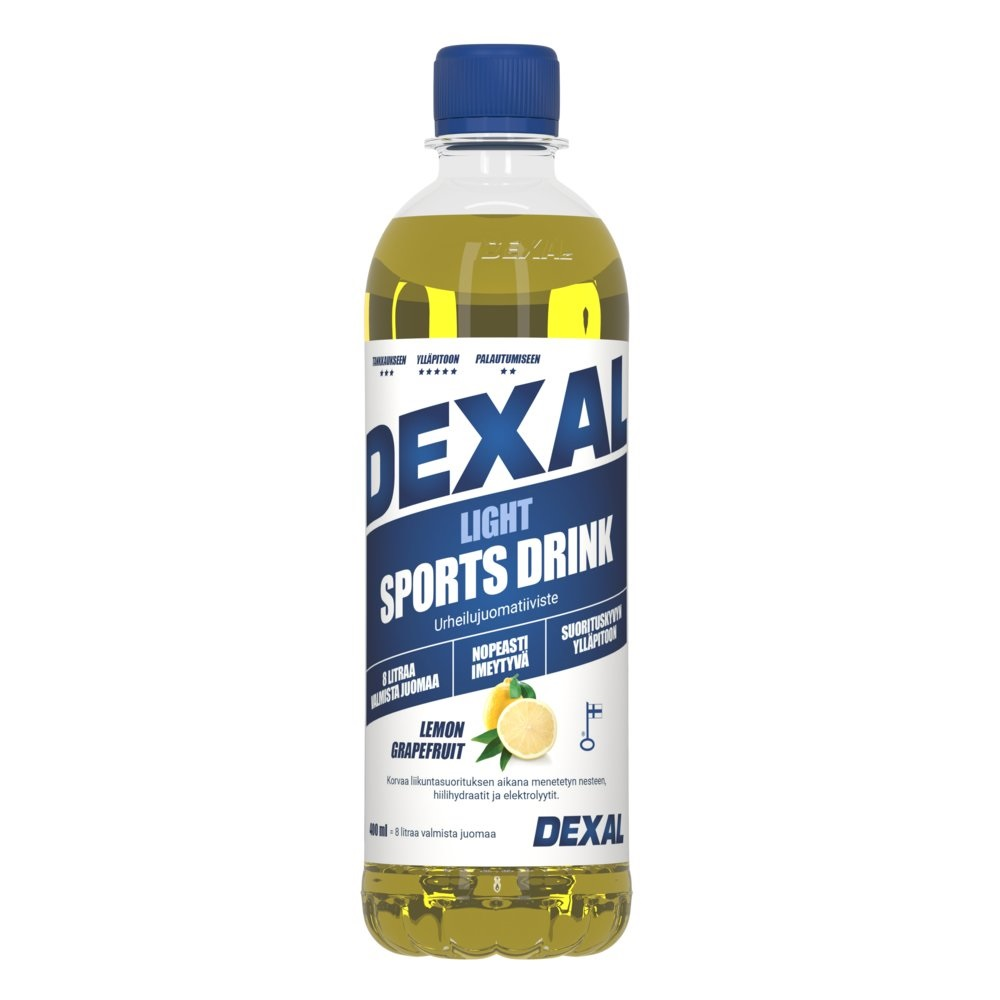 Dexal Light Sports Drink Urheilujuomatiiviste; pullo Dexal Light Sports Drink -tuotetta sitruuna-greippi-maussa, sininen korkki ja valkoinen-sininen etiketti eloisin sitruuna- ja greippikuvin; juoma sisällä keltaista; muovipullo lieriömäinen kevyin kaarin ja kiiltäväpintainen; groteskiteksti etiketissä kertoo tuotenimen ja maun; kuva tasaisella taustalla, ei ihmisiä tai esineitä näkyvissä.