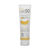 Dhyvana Sävyttävä aurinkovoide kasvoille SK50 Amber Honey, valkoinen tuubi, luomusertifioitu SPF 50 -sävyttävä mineraalinen aurinkosuojavoide (CC-voide), etusivulla keltaista ja mustaa tekstiä sekä keltainen aurinkokuvio; tuubi muovia mattapinnalla, sylinterimäinen litteällä yläosalla; typografia groteskinen; ei muita esineitä eikä ihmisiä näkyvissä, tausta yksinkertainen ja neutraali; etiketissä lihavoituna "SPF 50".
