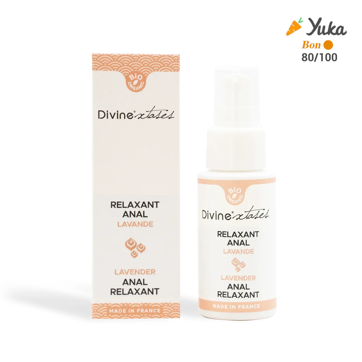 DivineXtases Rentouttava Anaaligeeli; pullo ja rasia Divine Xtase Relaxant Anal Lavender -suihketta, merkitty Made in France, aseteltuna vierekkäin; pakkaus pääosin laventelinvärinen ja valkoinen kiiltopinnalla; molemmissa esineissä luettavaa tuotetietoa, mukaan lukien Yuka-luokitus 80/100 sekä ”Bon”-merkintä oikeassa yläkulmassa; ei ihmisiä tai käsiä, tausta neutraali.