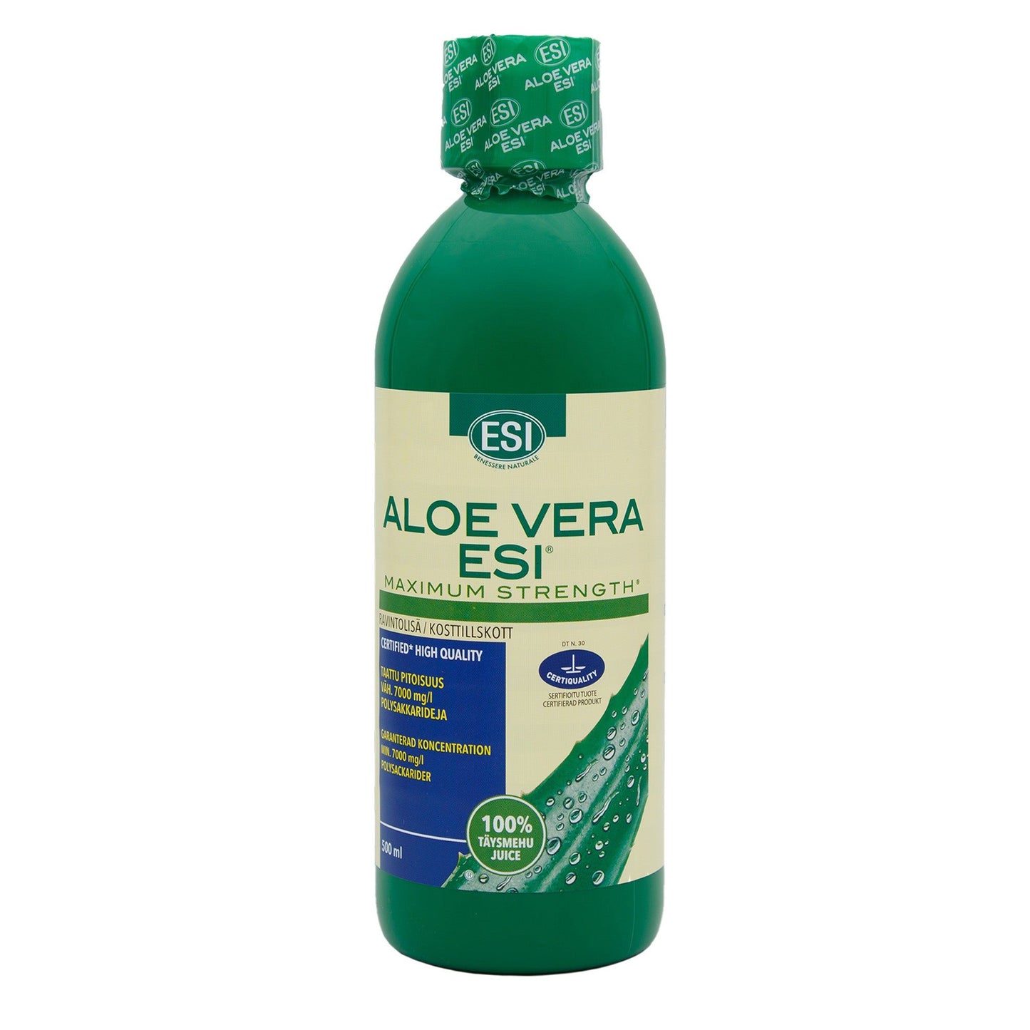 ESI Aloe Vera Täysmehu; vihreä pullo vihreällä korkilla ja kermanvärisellä etiketillä, kuvituksena aloe vera -lehtiä sekä teksti tuotetiedoista ja aloen rauhoittavista hyödyistä; muovipullo sylinterinmuotoinen kiiltäväpintainen, kierrekorkki, suorakulmainen etupääetiketti; groteskikirjasin eri lihavuuksin; valkoinen tausta, ei ihmisiä tai käsiä, keskitetty edestäpäin otettu kuva.