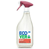 Ecover Uunin- ja Liedenpuhdistusaine Jasmine & Mandariini; kirkas muovinen suihkepullo Ecover Surface Cleaner Oven & Hob -puhdistusainetta kiiltäväpinnalla, punainen liipaisinsuutin ja kulmikas muoto; sinivihreä etiketti groteskifontilla, luettavassa tekstissä plant-based, biodegradable ingredients; pullo esillä valkoisella taustalla hyvin valaistussa tuotekuvassa; ei ihmisiä tai käsiä.