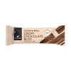Foodin Clean & Real Protein Bar Crispy Chocolate Bliss, beige patukankääre merkitty "Crispy Chocolate Bliss", suklaaroiskekuvitus, korostaa Clean & Real -ainesosia, ei lisättyä sokeria, 20 g proteiinia ja 55 g kokoa; kääre suorakaiteen muotoinen mattapinnalla; teksti pääosin lihavoitua groteskia; tausta yksinkertainen ja tasaisesti valaistu; ei ihmisiä eikä käsiä näkyvissä kuvassa.