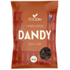 Foodin Dandy Candy Dates Sour Cola; punaoranssi pussi FOODIN Dandy Candy Dates -tuotetta, Sour Cola -maku, 90 g; pussin muotoinen pakkaus mattapintainen, etusivulla painettuja mustia pullosiluetteja; alaosassa kirkas ikkuna näyttää tummanruskeita makeispaloja; kulmassa pieni Suomen lipun kuvitus; tuote- ja makunimet lihavoidulla groteskitekstillä; tausta tasainen valkoinen, ei ihmisiä tai käsiä kuvassa.