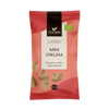 Foodin Luomu Miniviikuna, punainen-vaaleanpunainen pussi luomu-viikunoille lapsille, merkitty "LUOMU MINI VIIKUNA", ekomerkinnät ja 150 g -merkintä, viikunakuvituksia kestävän pakkauksen alaosassa; mattapintainen pussi suorakulmainen tiivistetyin reunoin; lihavoitu groteskityppografia pääetiketeille; ei ihmisiä eikä käsiä näkyvissä; tausta neutraali, keskitetty tuotekuva.