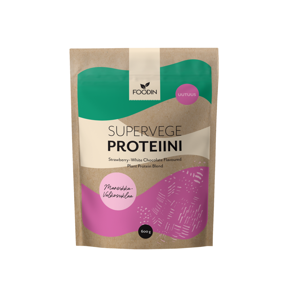 Foodin Supervege Kasviproteiinisekoitus Mansikka-Valkosuklaa: 600 g:n pussi Foodin Supervege Proteiini -kasviproteiinisekoitusta mansikka-valkosuklaamaulla, vihreitä, beigejä ja pinkkejä designelementtejä etuosassa sekä tuotetietoa suomeksi ja englanniksi; joustava pakkaus on mattapintainen ja suorakulmainen uudelleensuljettavalla yläosalla; tuotenimi näkyy selkeällä lihavoidulla kirjasimella; valkoinen tausta, ei ihmisiä tai esineitä näkyvissä.