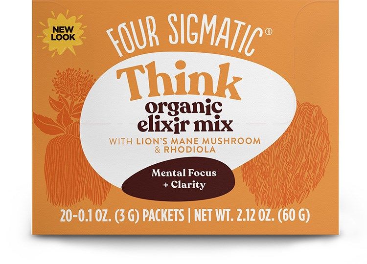 Four Sigmatic Mushroom Elixir Mix Lions Mane -pakkaus; suorakulmainen, mattapintainen pahvirasia oranssin ja valkoisen sävyissä; etupuolella tuotenimi, ainesosakorostukset ja määrätiedot selkeällä tekstausvapaalla kirjasimella; teksti kertoo tuotteen sisältävän lehtitakiaista ja ruusujuurta keskittymiskyvyn tueksi; sisältää 20 pussia, kukin 3 g, yhteispainon ollessa 60 g; kuvattu yksinkertaista studiotaustaa vasten, ei ihmisiä tai käsiä näkyvissä.