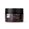 Hair Volume Repair Mask; purkki, valkoinen mattapinta ja sylinterinmuoto; purkissa kierrekorkki ja etuetiketti groteskitypografialla, joka esittää tuotenimen, ainesosat, koon (300 ml / 10 oz) ja "luonnollista alkuperää"; ei ihmisiä tai käsiä näkyvissä; tausta valkoinen; purkki sisältää hydrolysoitua riisiproteiinia ja kookosta kosteuden palauttamiseksi ja hiusten vahvistamiseksi.