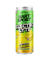 Hart-Sport Electrolytes Lemon: 330 ml:n alumiinitölkki Hart Sport Electrolyte Zero Sugar Lemon -kuohuvaa elektrolyyttijuomaa seisoo pystyssä; tölkin pinta on kiiltävä, etiketissä sitruunaviipaleita ja kuplia sekä vihreä-keltainen liukuväritausta; suuri groteskikirjasin näyttää tuotenimen; yksinkertainen asetelma ilman näkyviä ihmisiä tai käsiä.